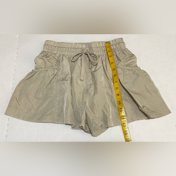 New In Womens S Tan Sand Shorts Classic Athletic Athleisure Activewear Running - Picture 7 of 11